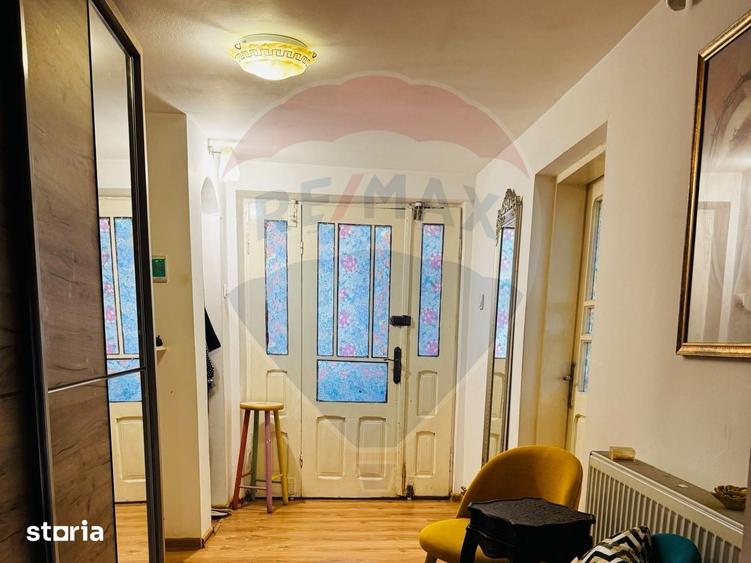Casă cu 6 camere cu Teren 3548 Mp în Sănduleni