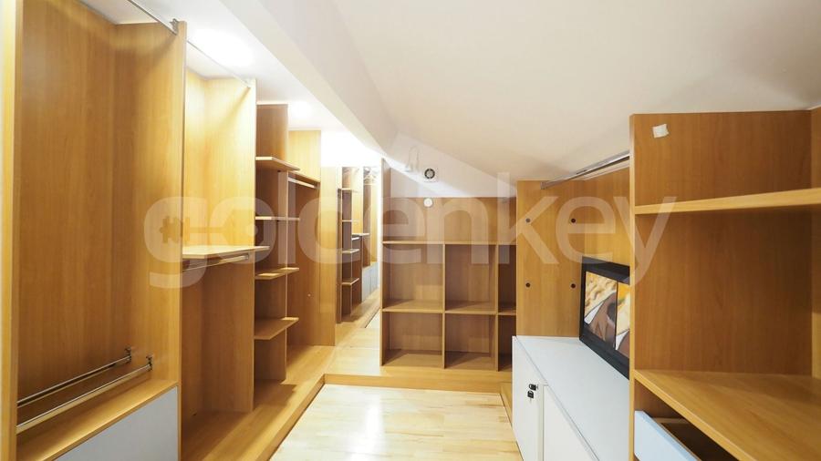 Duplex cu 6 camere cu Piscina în Iancu Nicolae