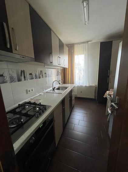 Apartament cu 3 camere de vanzare - 5