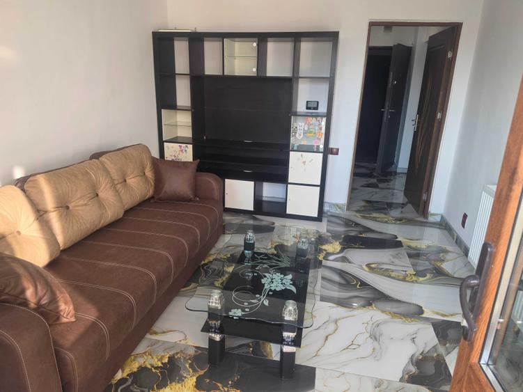 Apartament cu 2 camere în Micro 6