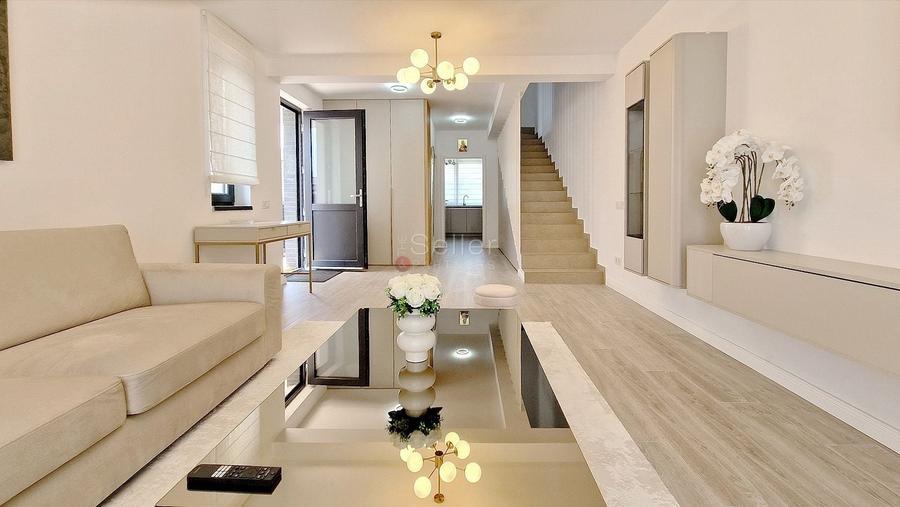 Duplex cu 3 camere cu Canalizare în Sânpetru