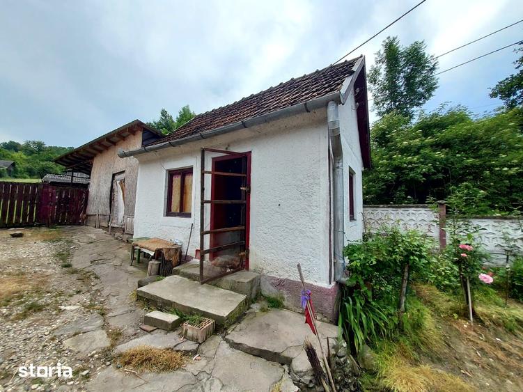 Casă cu 2 camere cu Teren 7000 Mp în Certeju de Sus
