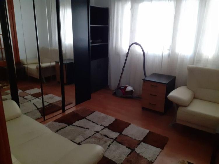 DE INCHIRIAT apartament 3 camere Calea Aradului - 2