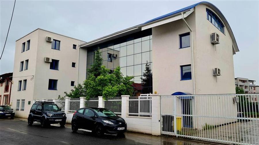 Spațiu comercial, de 660 mp, în Fratelia