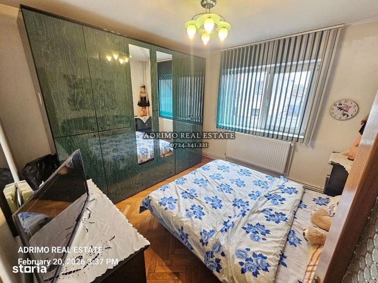 Apartament cu 3 camere semidecomandat în Central