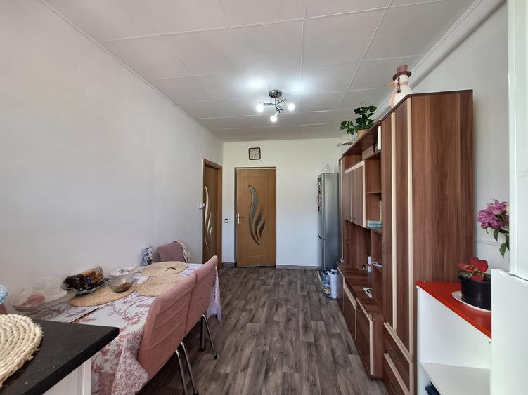 Apartament cu 2 camere, decomandat, 2 balcoane, zona Porii - 6