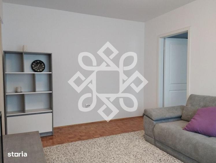 Apartament cu 3 camere semidecomandat în Rogerius