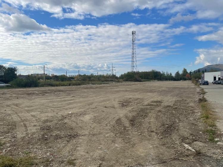 Teren Construcții intravilan de 7000 mp, în Est