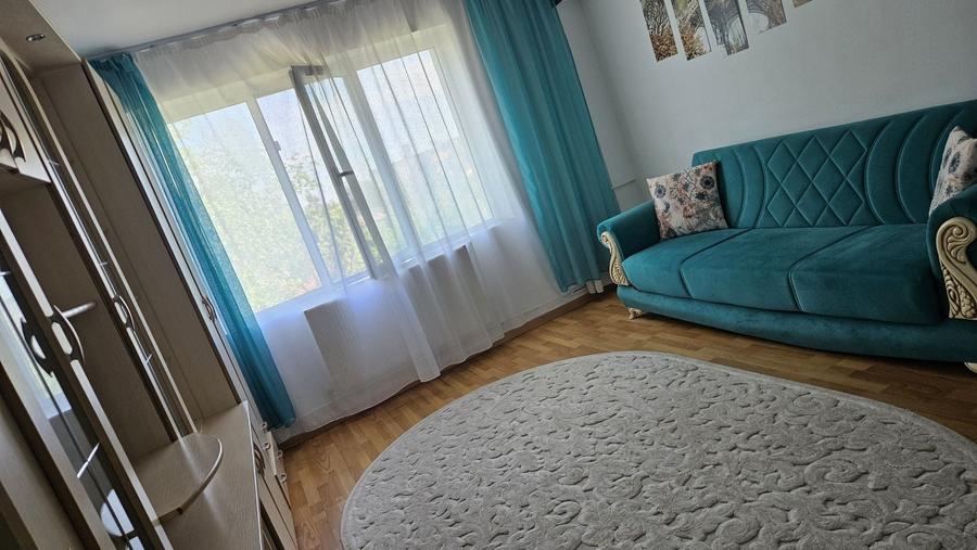 Apartament cu 2 camere semidecomandat în Centrul Vechi