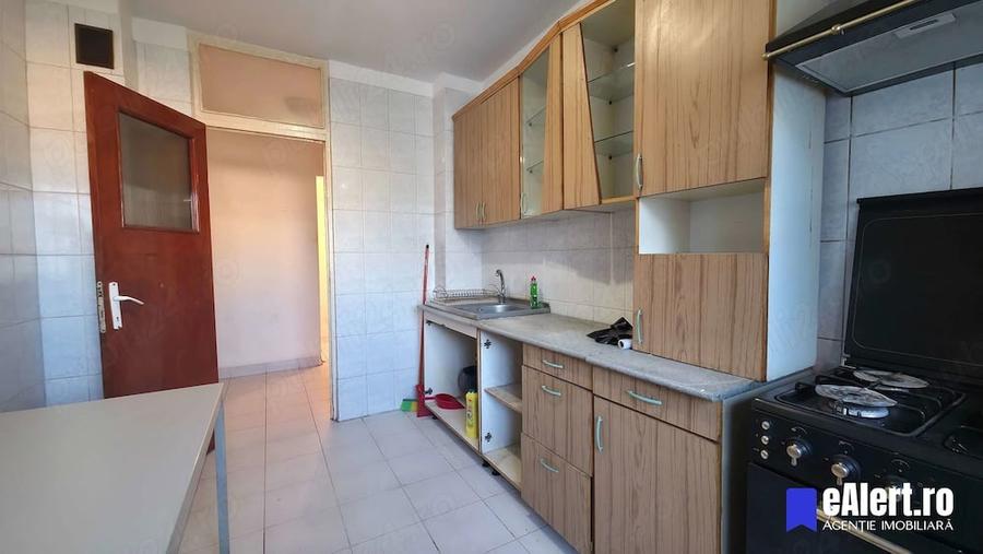Apartament cu 4 camere semidecomandat în 13 Septembrie
