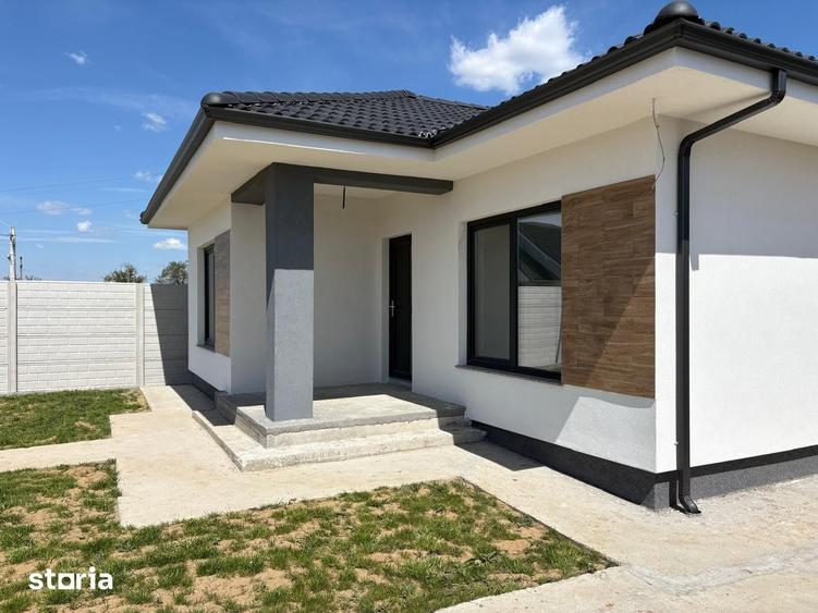 Casă cu 4 camere cu Teren 553 Mp în Sântandrei