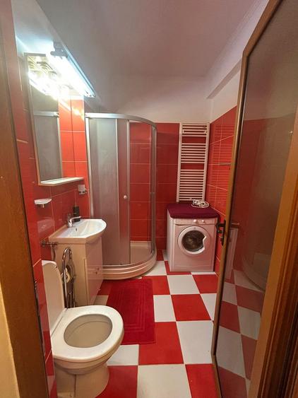 Apartament cu 2 camere semidecomandat, mobilat în Cișmigiu