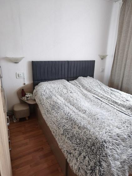 Apartament cu 3 camere decomandat în Astra