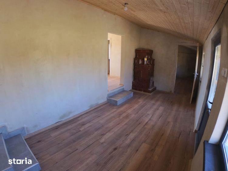 Casa la pret de apartament 4 camere, teren 1770 mp, renovata Ciorani - 11