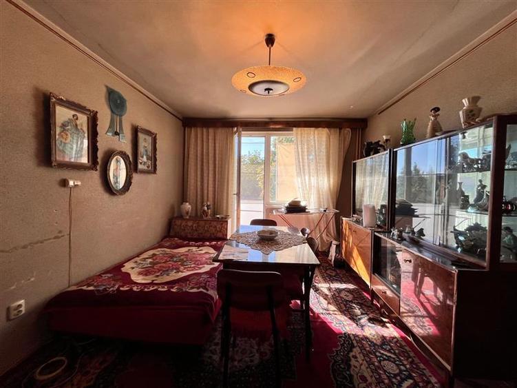Apartament cu 3 camere nedecomandat în Central