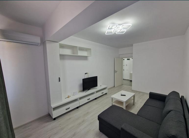 Garsonieră decomandată, mobilată în Metalurgiei