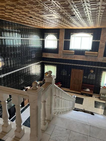 Casă individuală cu 15 camere cu Garaj în Comănești