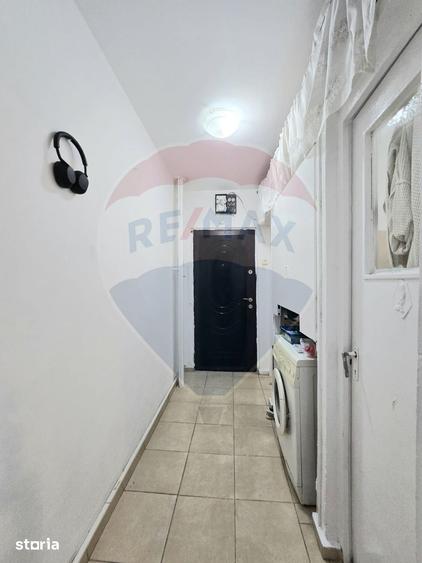 Apartament cu 2 camere semidecomandat în Craiovița Nouă