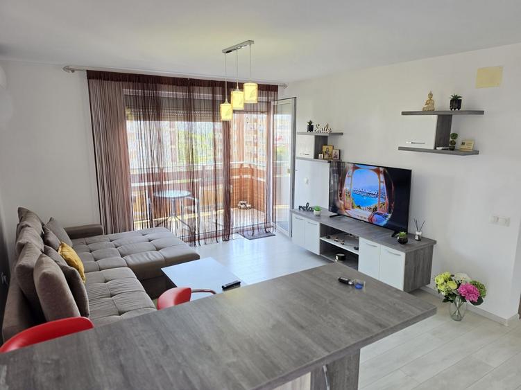 Apartament cu 2 camere decomandat în Exterior Vest
