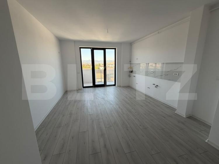 Apartament cu 4 camere semidecomandat în Central