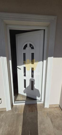 Apartament cu 3 camere decomandat în Remetea Mare