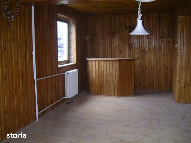 Casă cu 6 camere cu Teren 522 Mp în Central