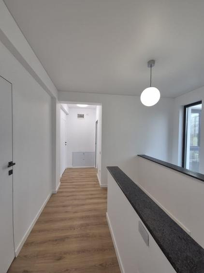 Duplex cu 4 camere cu Canalizare în Palazu Mare
