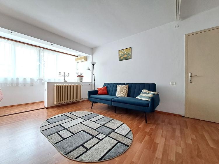 Apartament cu 2 camere semidecomandat în Universitate