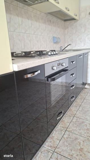Casă cu 5 camere cu Teren 219 Mp în Moșoaia