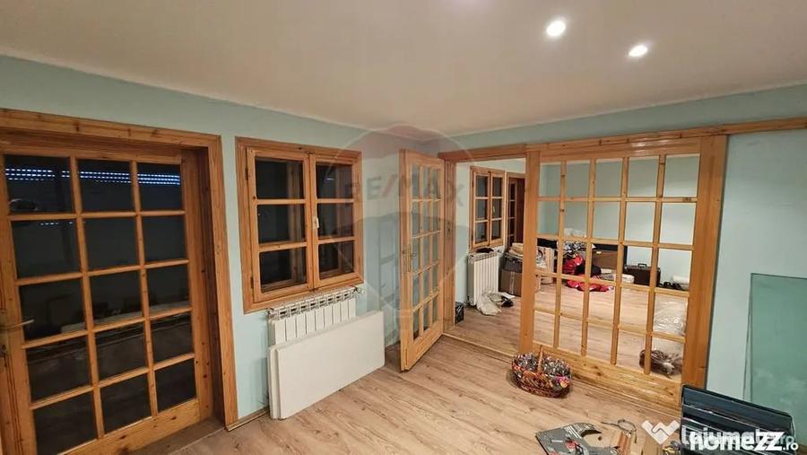 Casă cu 6 camere cu Teren 2803 Mp în Central