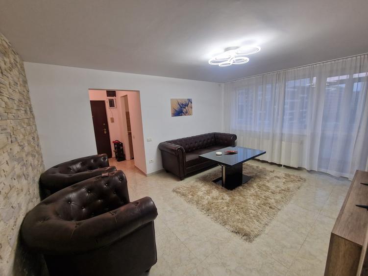 Apartament cu 3 camere semidecomandat în Drumul Taberei
