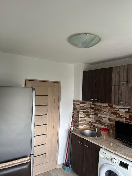 Apartament cu 3 camere semidecomandat în Doamna Ghica