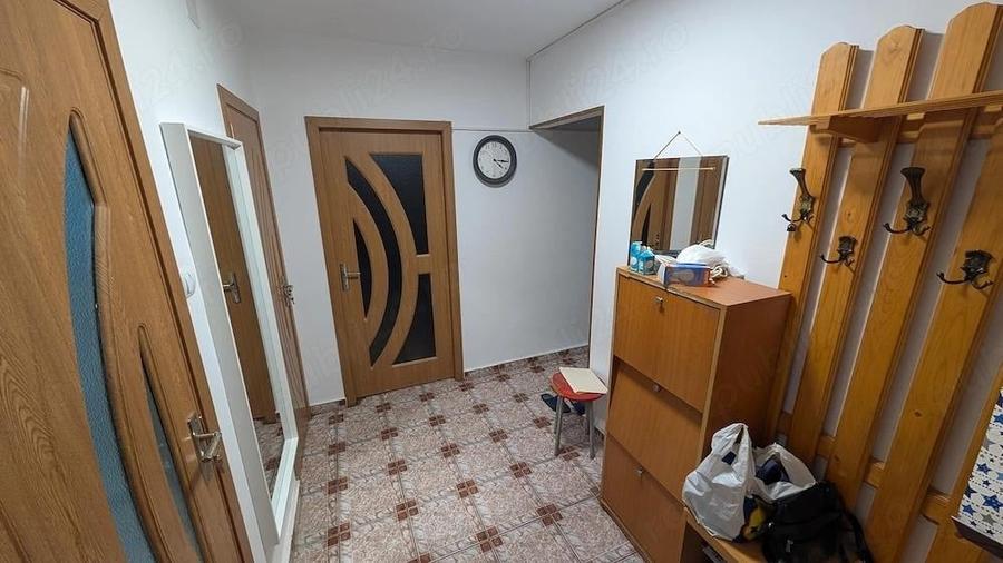 Apartament cu 3 camere decomandat, mobilat în Dristor