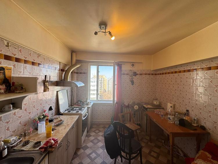 Apartament cu 3 camere decomandat, mobilat în Mihai Bravu
