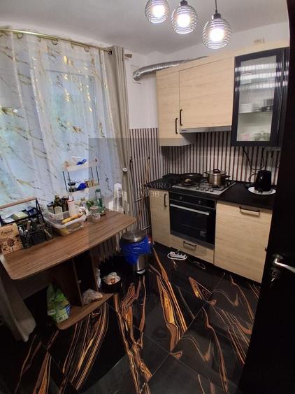 Apartament cu 2 camere semidecomandat în Olteniței