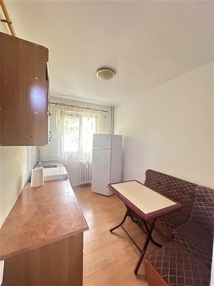 Apartament cu 2 camere nedecomandat în Podul de Piatră