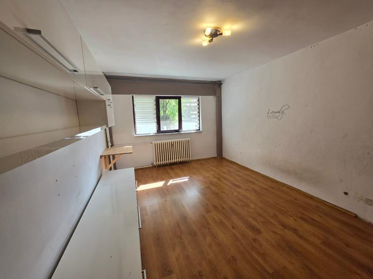 Apartament cu 2 camere decomandat în Titan