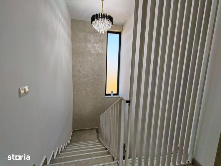 Casă cu 5 camere cu Teren 500 Mp în Agigea