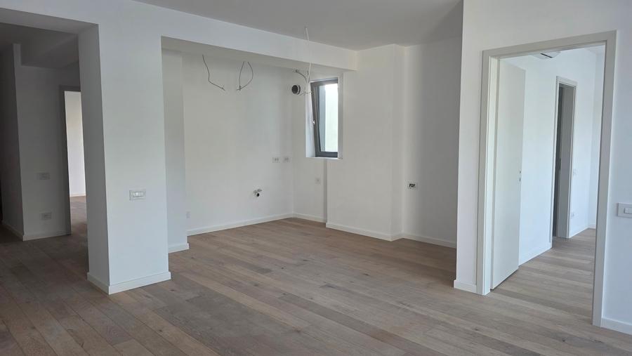 Apartament cu 4 camere decomandat în Timpuri Noi