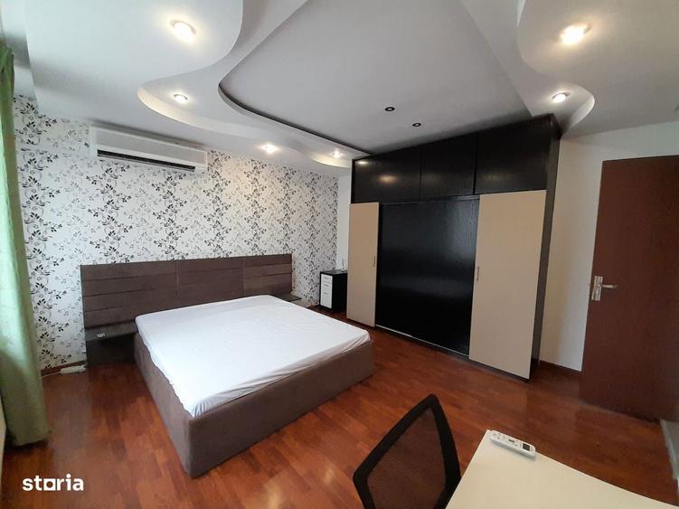 Apartament cu 4 camere decomandat în Central