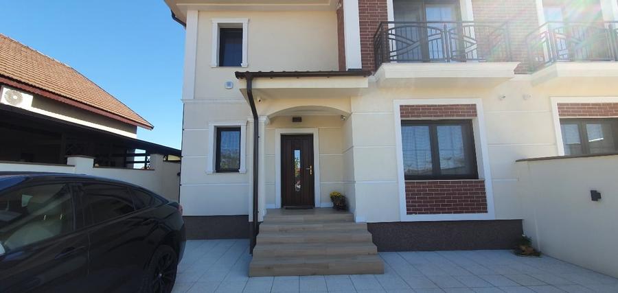 Duplex cu 5 camere cu Canalizare în Dumbrăvița