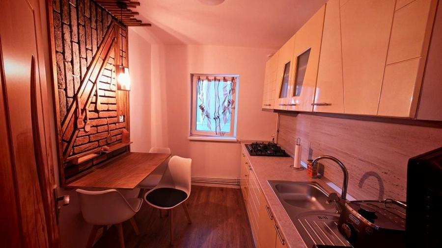 Apartament cu 2 camere decomandat în Lacu