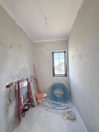 Duplex cu 5 camere cu Canalizare în Buziașului