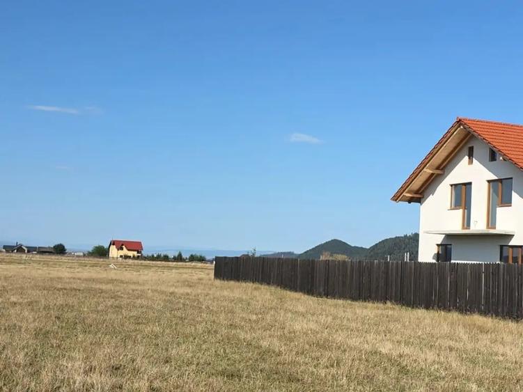 Teren de 1000 mp, în Glăjărie