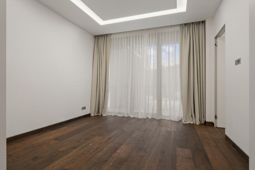 Apartament cu 3 camere decomandat în Arcul de Triumf