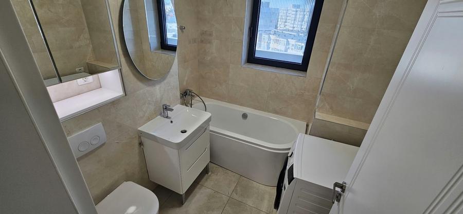Apartament cu 2 camere decomandat în Trocadero