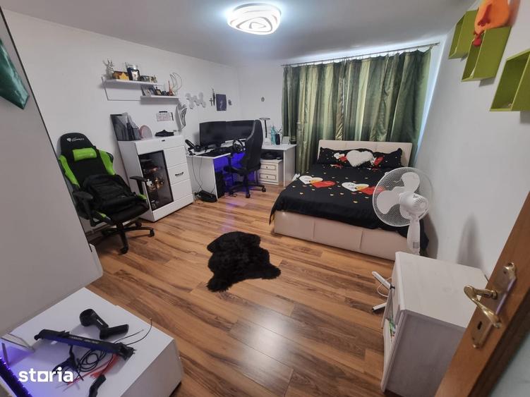 Casă cu 5 camere decomandat cu Teren 700 Mp în Central