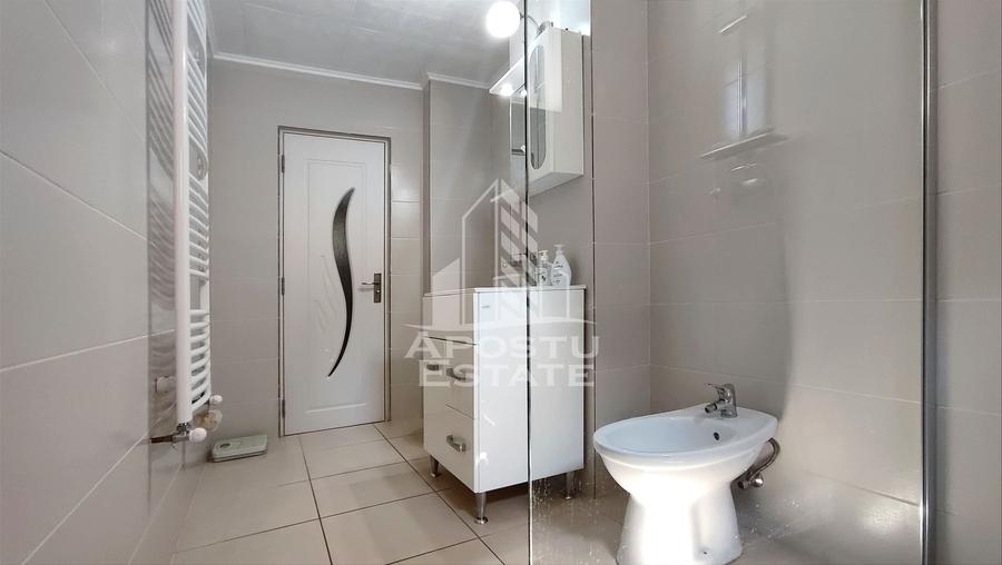 Apartament cu 4 camere semidecomandat, mobilat în Miorița