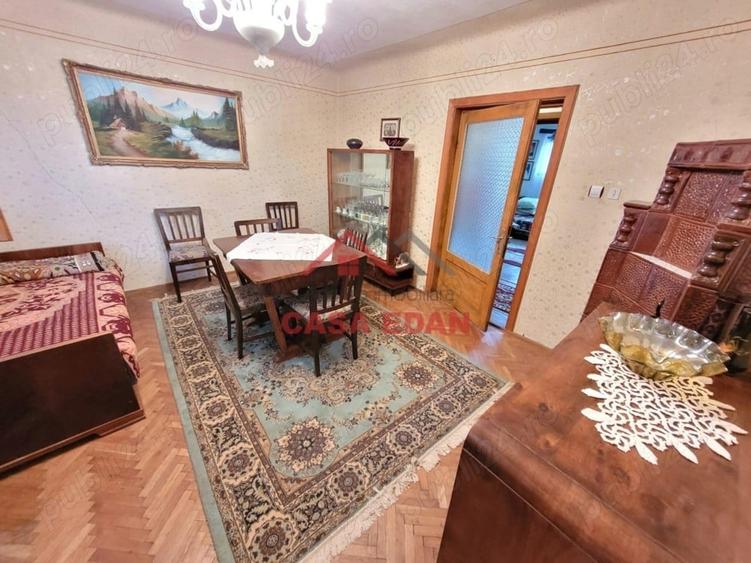 Casă cu 4 camere în Băicoi