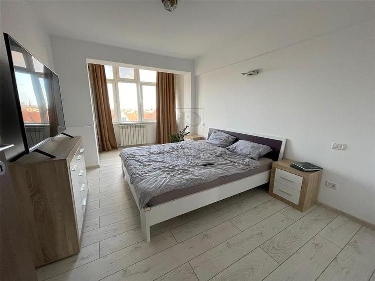 Apartament cu 3 camere semidecomandat, mobilat în Semicentral